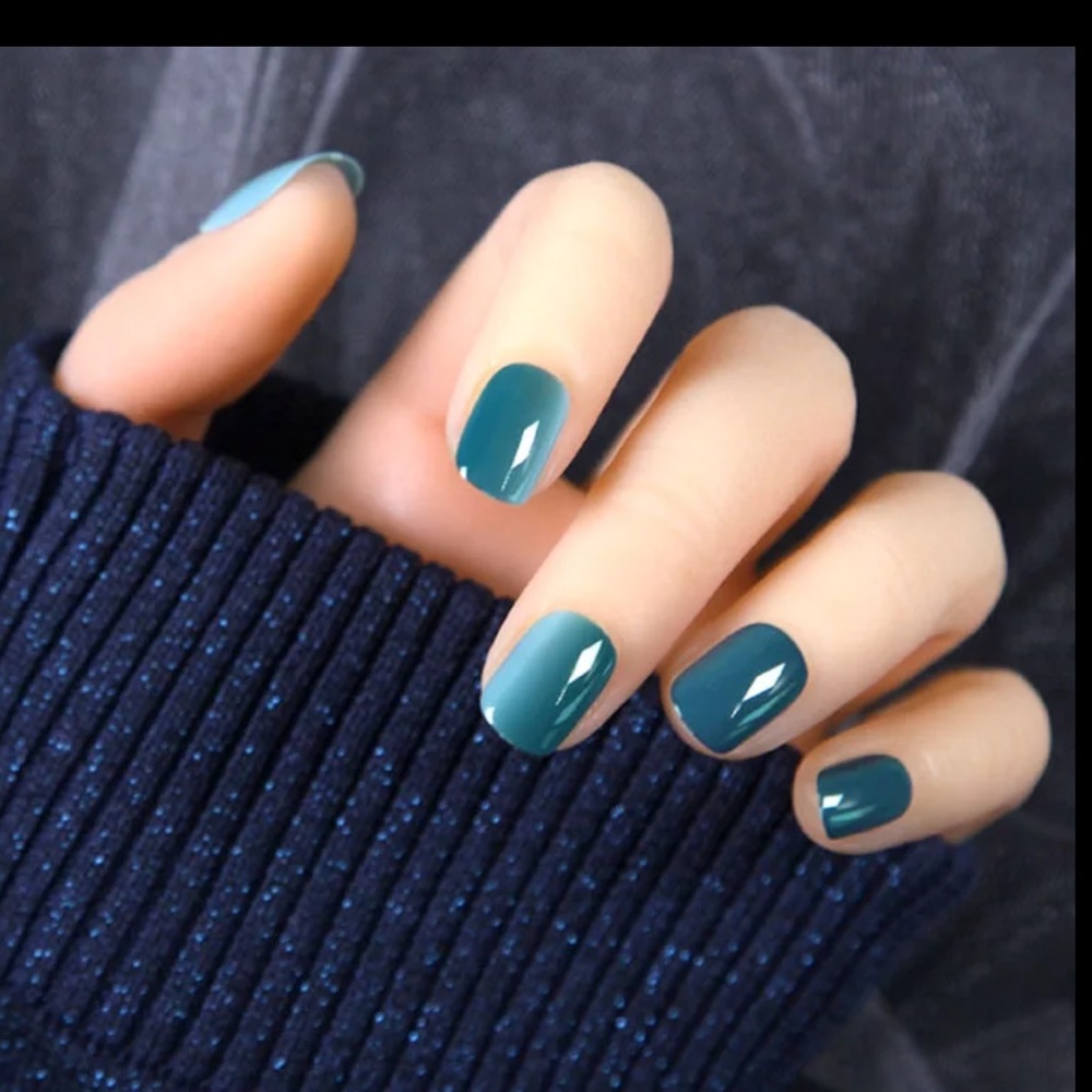 Blue stick on nails